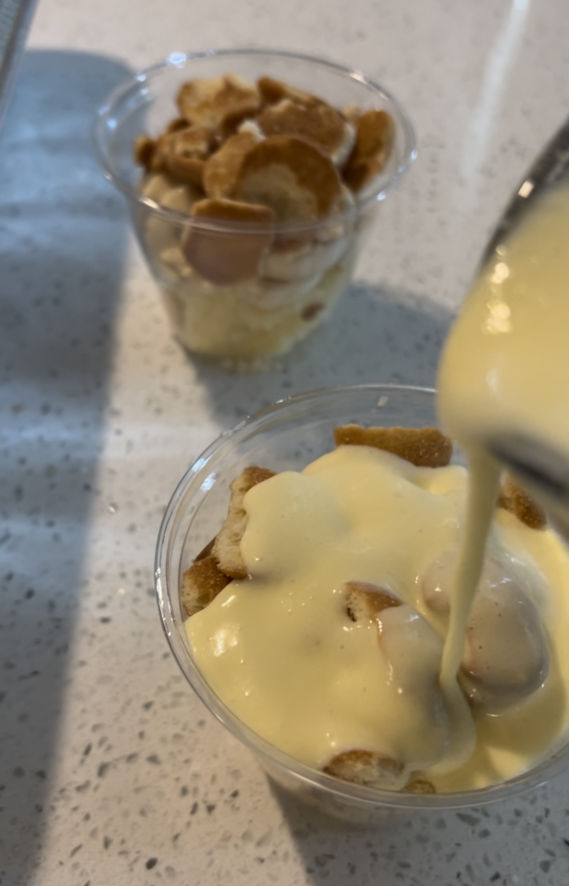 Make this quick and easy banana pudding cake cup